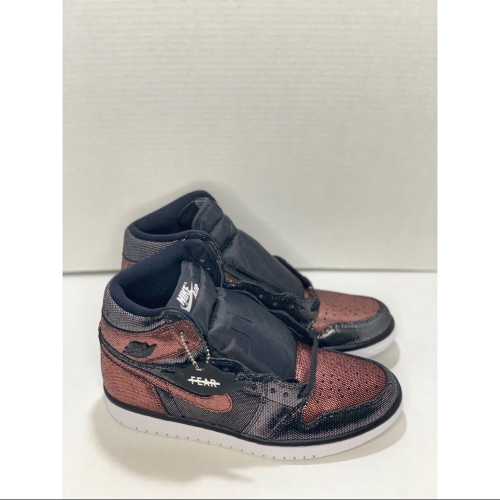 Air Jordan 1 High Fearless Wmns sz 8.5 Rose Gold